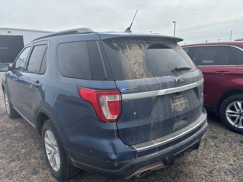Used 2018 Ford Explorer XLT w/ Equipment Group 202A AWD/4WD image 4