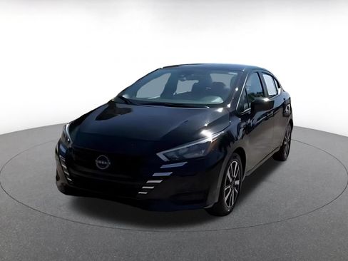 Used 2025 Nissan Versa SV FWD image 7