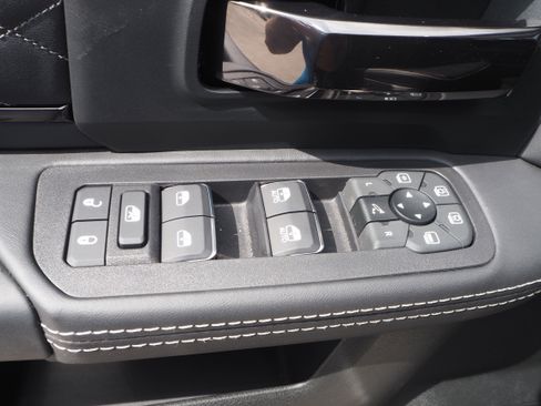 New 2025 RAM 3500 Limited image 28