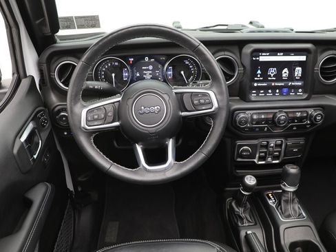 Used 2023 Jeep Wrangler Unlimited Sahara w/ Cold Weather Group image 15