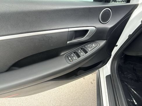 Used 2021 Hyundai Sonata SE w/ Cargo Package FWD image 13