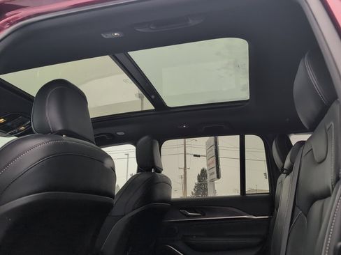 Used 2023 Jeep Grand Cherokee Overland image 22