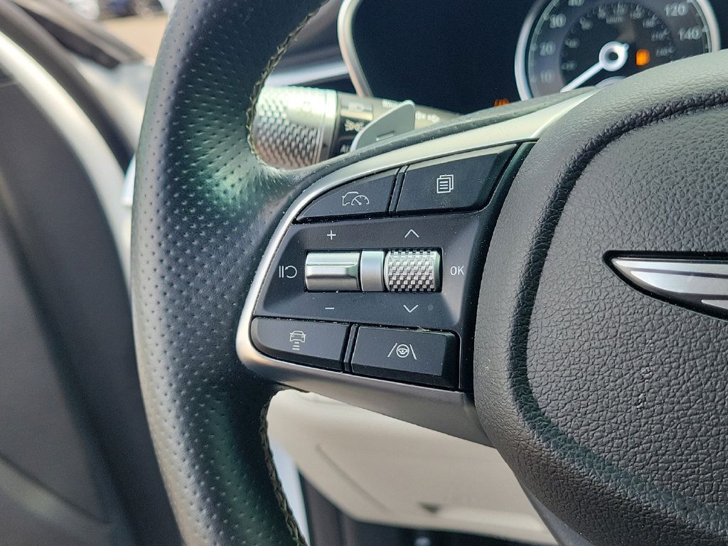 Used 2025 Genesis G70 2.5T RWD image 18