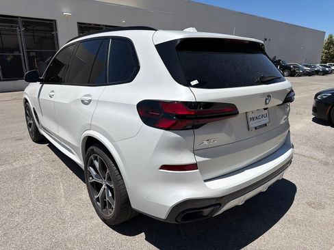Used 2025 BMW X5 xDrive40i w/ M Sport Package AWD/4WD image 3