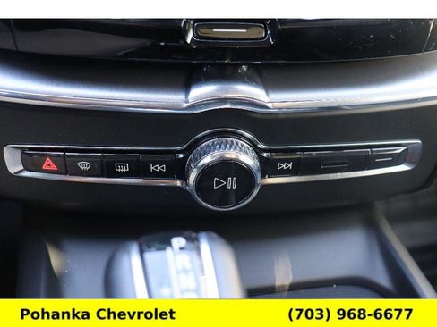 Used 2021 Volvo XC60 T5 Momentum w/ Premium Package image 16