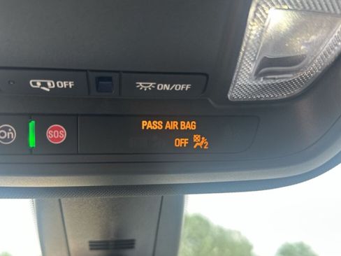 Used 2023 Chevrolet Traverse LT w/ Rear Camera Mirror Package AWD/4WD image 14