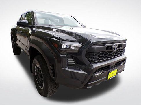 Used 2024 Toyota Tacoma TRD Off-Road AWD/4WD image 9