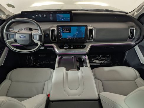 Certified 2025 Ford Expedition Max Platinum AWD/4WD image 16