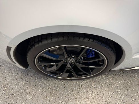 Used 2018 Chevrolet Corvette Z06 w/ Carbon 65 Edition RWD image 28
