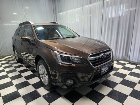 Used 2019 Subaru Outback 2.5i Premium AWD/4WD image 3