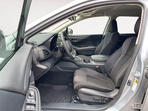 Used 2025 Subaru Outback Premium image 9