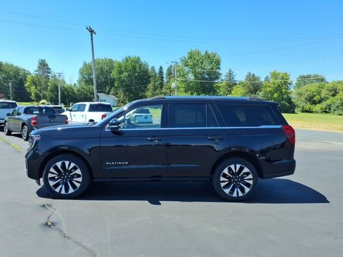 Used 2025 Ford Expedition Platinum w/ Driver's Package AWD/4WD image 2