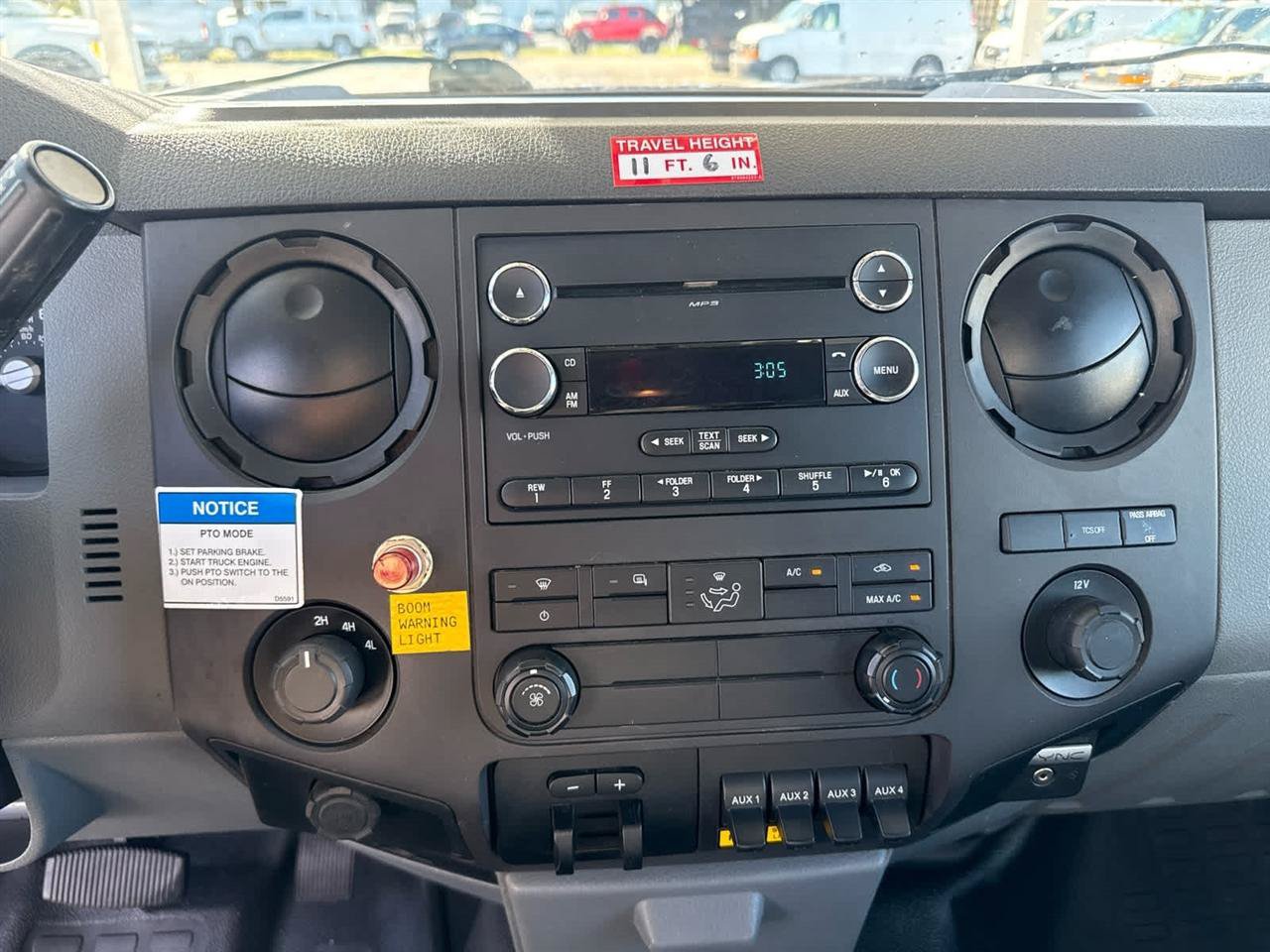 Used 2016 Ford F550 4x4 Regular Cab Super Duty image 14