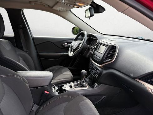 Used 2015 Jeep Cherokee Latitude AWD/4WD image 15