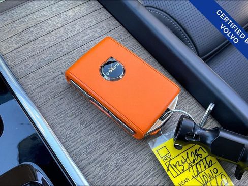 Certified 2026 Volvo XC60 B5 Ultra w/ Climate Package image 13