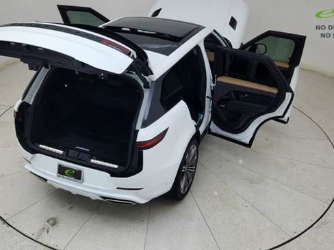 Used 2025 Land Rover Range Rover Sport Dynamic SE image 88