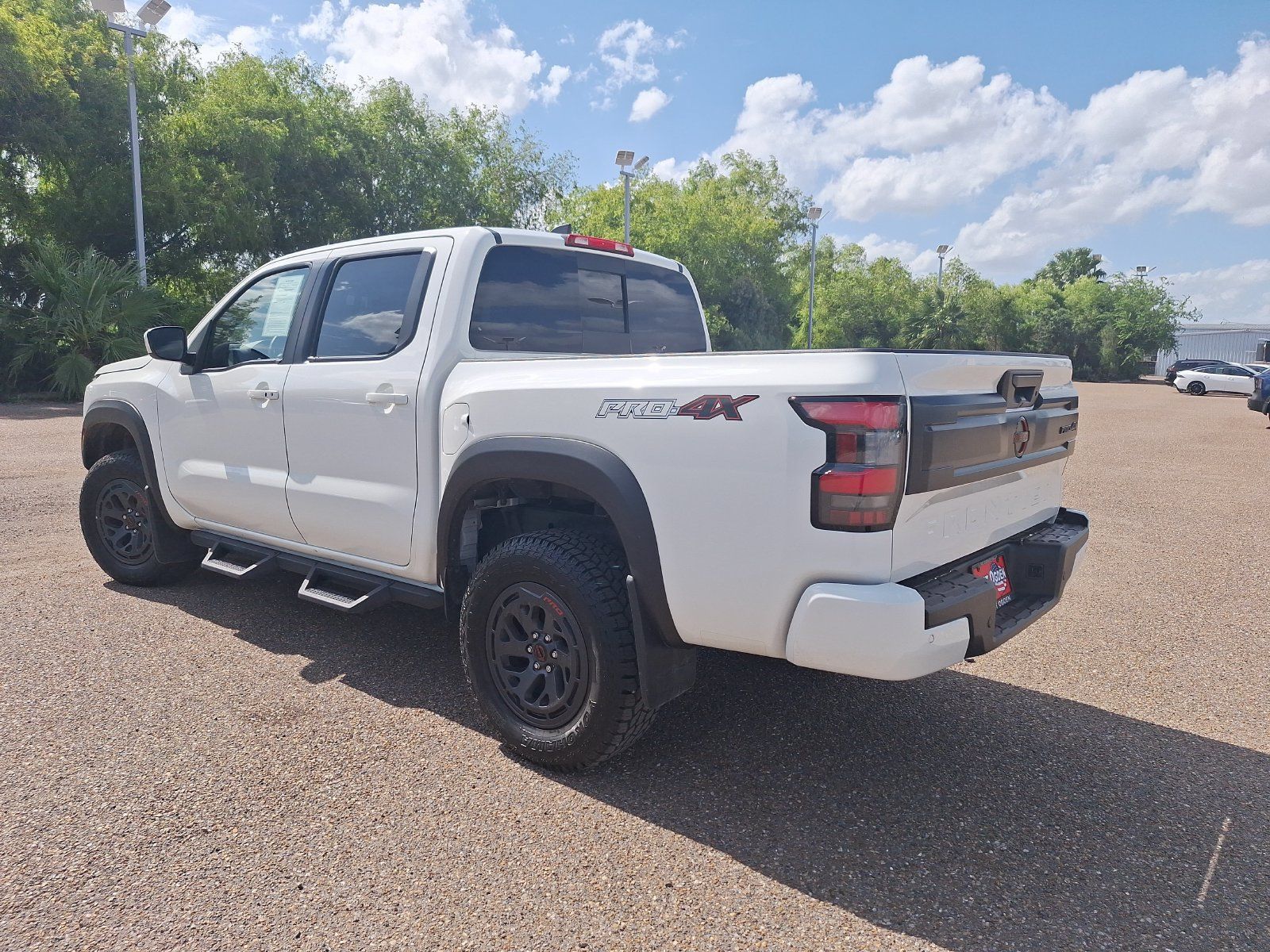 Used 2025 Nissan Frontier PRO-4X AWD/4WD image 6