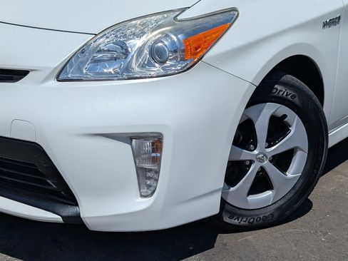 Used 2015 Toyota Prius Two FWD image 9