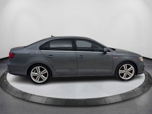 Used 2017 Volkswagen Jetta GLI image 4