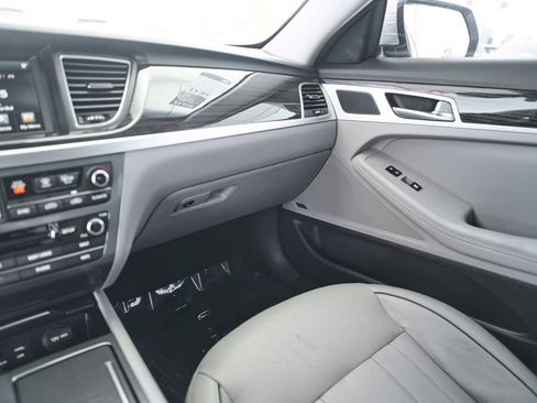Used 2015 Hyundai Genesis 3.8 w/ Option Group 03 AWD/4WD image 36