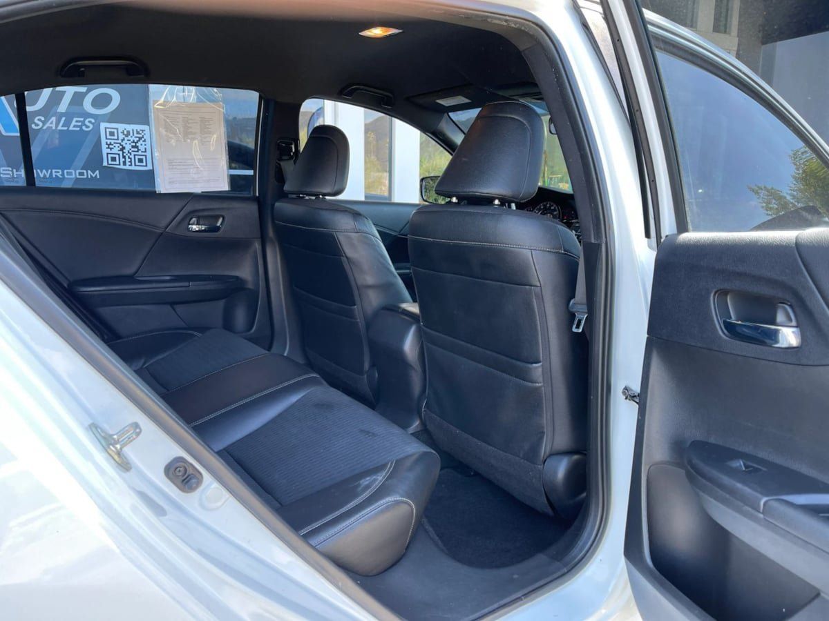 Used 2017 Honda Accord Sport image 28