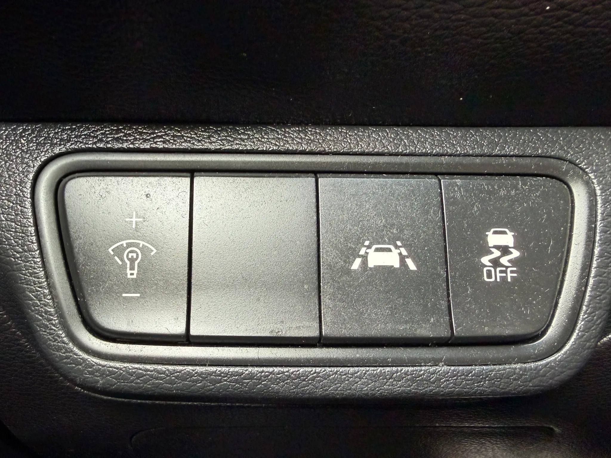 Used 2020 Kia Forte LXS FWD image 23