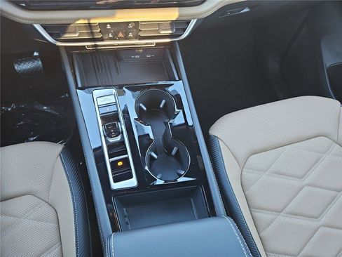 New 2026 Volkswagen Atlas Cross Sport SE image 21