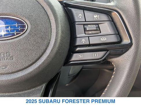 Used 2025 Subaru Forester Premium AWD/4WD image 21