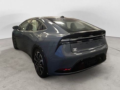 Used 2024 Toyota Prius Prime FWD image 3