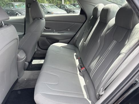 Certified 2023 Hyundai Elantra SEL FWD image 13