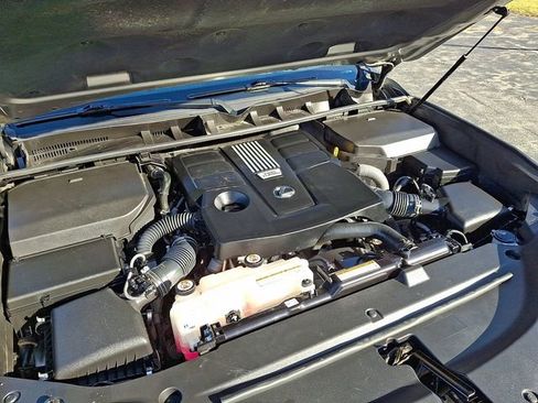 Used 2023 Lexus LX 600 4WD w/ Luxury Package image 32