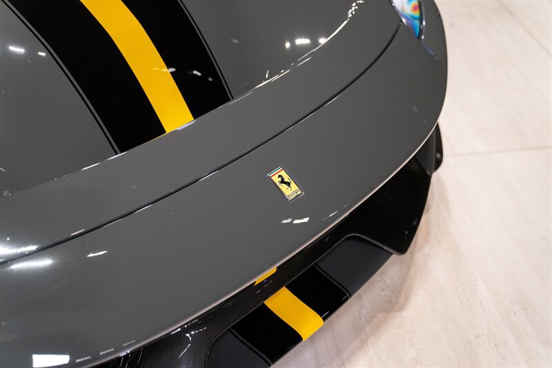 Used 2019 Ferrari 488 Pista Coupe RWD image 8