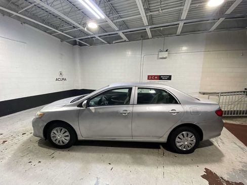 Used 2010 Toyota Corolla LE FWD image 3