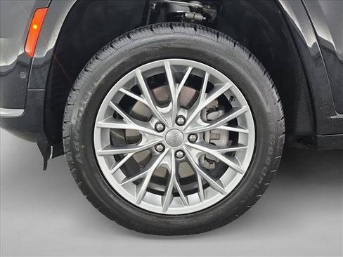 Used 2023 Jeep Grand Cherokee L Summit w/ Advanced Protech Group IV AWD/4WD image 28