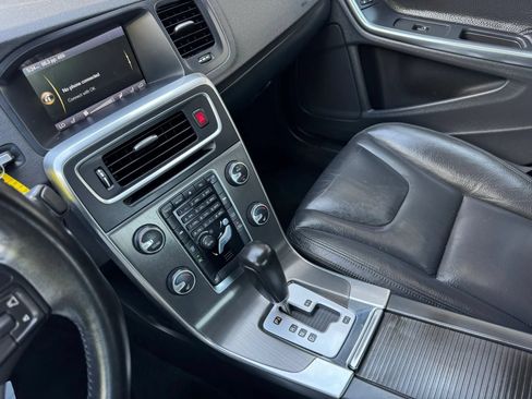 Used 2012 Volvo S60 T5 FWD image 36