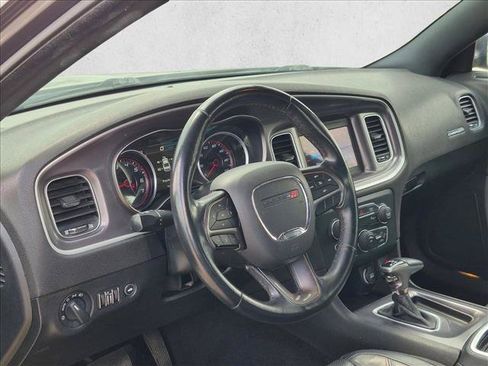 Used 2019 Dodge Charger SXT w/ Leather Interior Group RWD image 8
