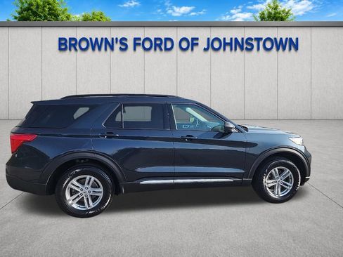 Used 2023 Ford Explorer XLT AWD/4WD image 9