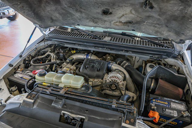 Used 1999 Ford F550 4x4 Regular Cab Super Duty image 10