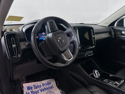 Used 2023 Volvo XC40 B5 Ultimate w/ Protection Package Premier image 9