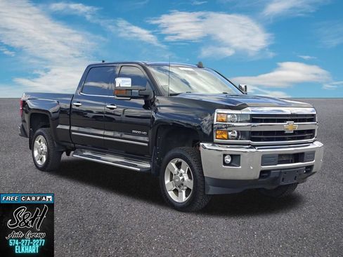 Used 2019 Chevrolet Silverado 2500 LTZ w/ Vortec Plus Package AWD/4WD image 3