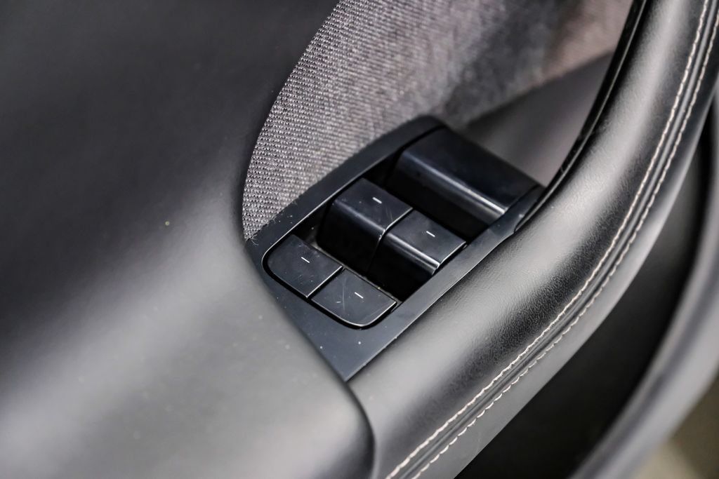 Used 2022 Tesla Model S AWD/4WD image 56