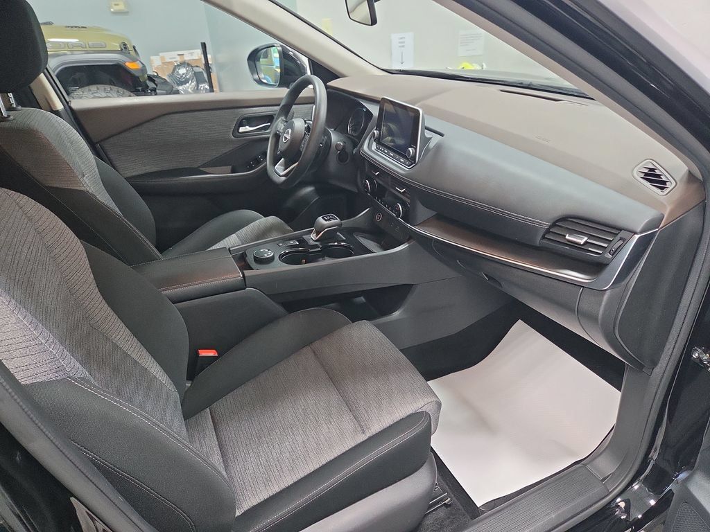 Used 2023 Nissan Rogue SV AWD/4WD image 20