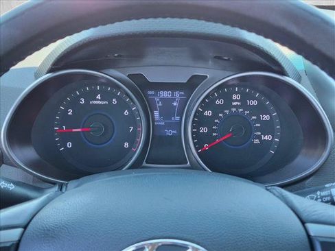 Used 2013 Hyundai Veloster RE:MIX Edition FWD image 11