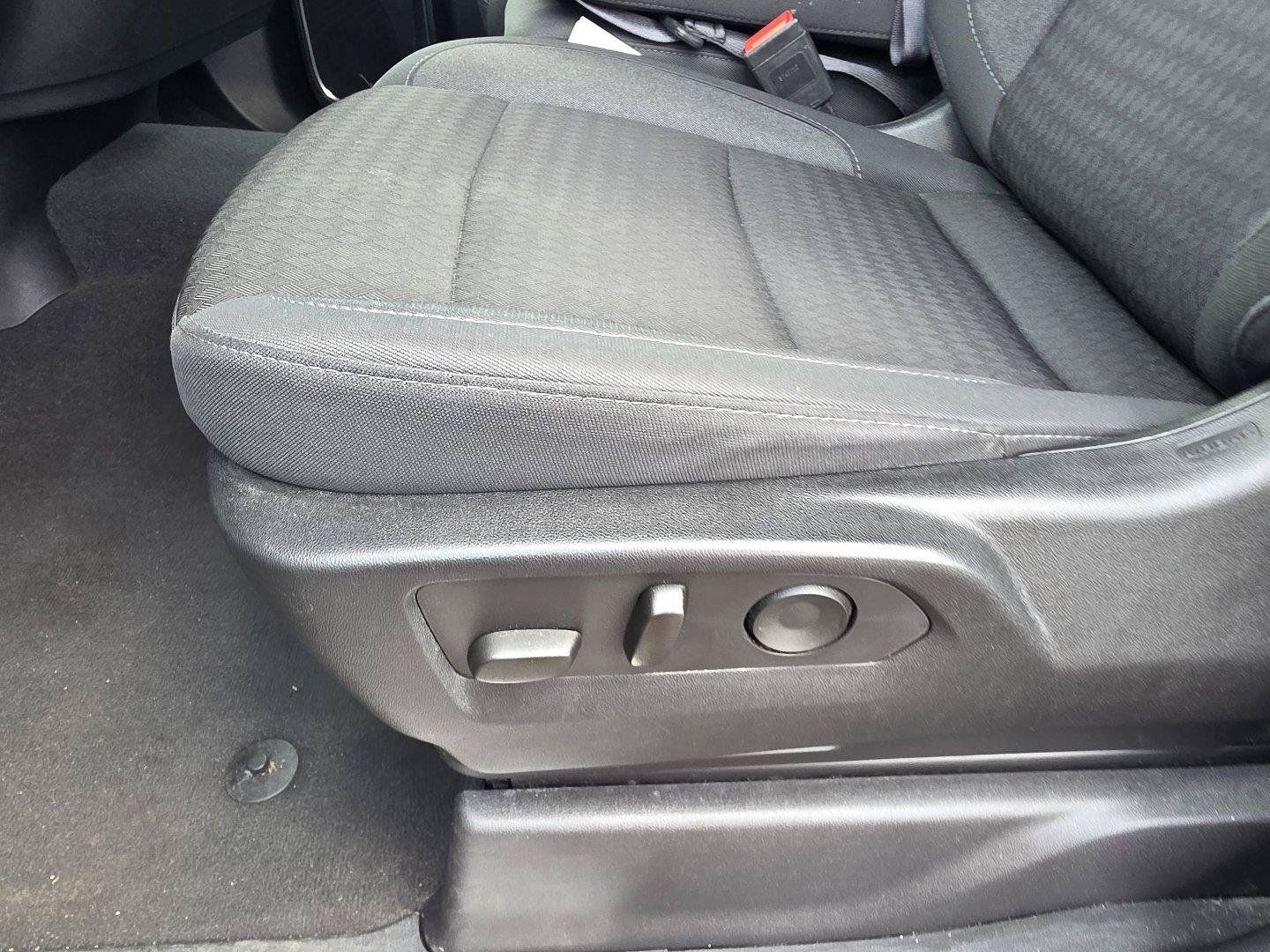 Used 2025 Chevrolet Silverado 1500 LT RWD image 22