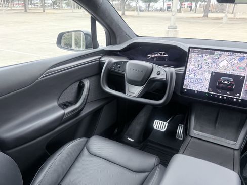 Used 2023 Tesla Model X Plaid image 82