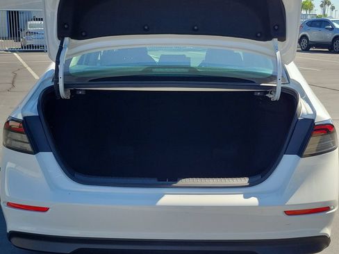 Certified 2023 Honda Accord EX image 9