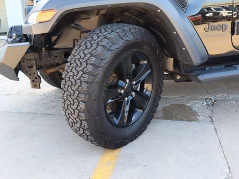 Used 2021 Jeep Wrangler Unlimited Rubicon AWD/4WD image 17