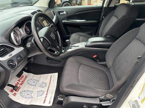 Used 2014 Dodge Journey SXT w/ Flexible Seating Group image 16