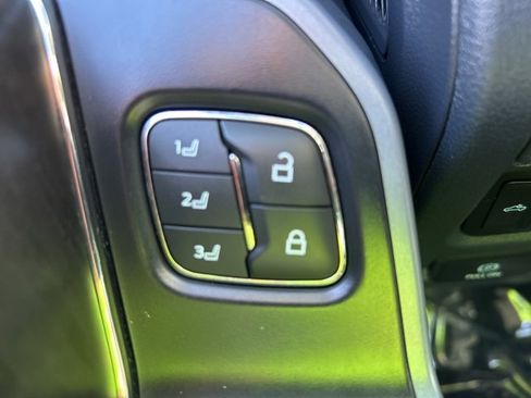 Used 2022 Ford F150 Lariat w/ Equipment Group 502A High image 25