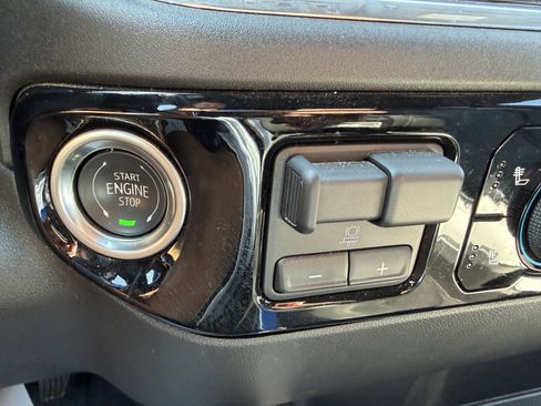 Used 2025 Chevrolet Silverado 1500 RST AWD/4WD image 22